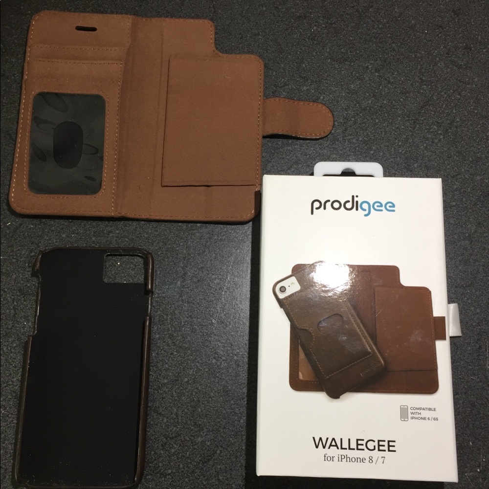 Magnetic leather iPhone 7/8 case and wallet